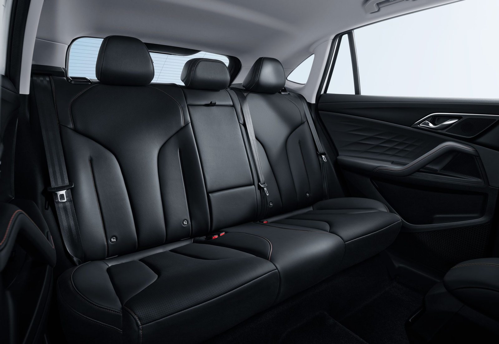 MG HS HYBRID 14 Back-Seat