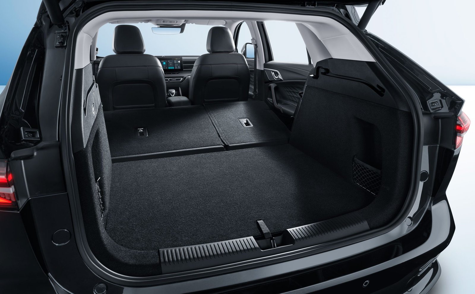 MG HS HYBRID 15 Trunk-1